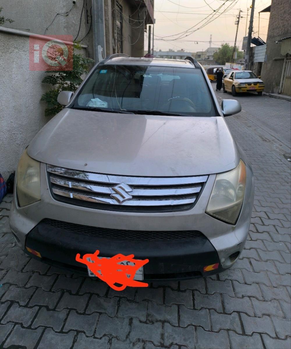 سوزوكي XL7